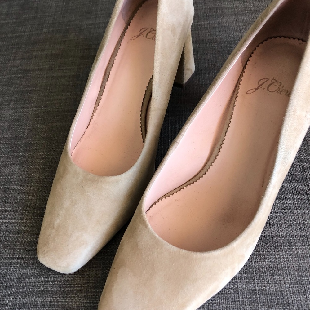 beige classy pumps